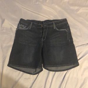 Denim medium rise shorts with embroidery size 12